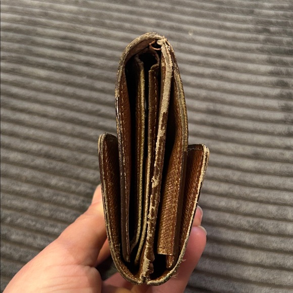 Louis Vuitton Monogram Snap Wallet - Picture 6 of 12